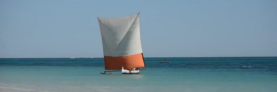 Trip by Vezo outrigger canoe, from the highland to the west and Morondava to Toliara tour